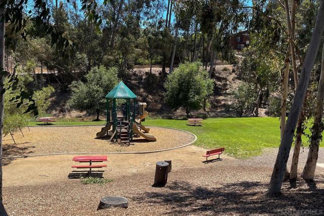 Image 40 of 44 For 10670 Canyon Lake Dr