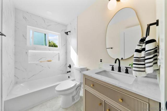 198 Croydon Ln, El Cajon CA: https://media.crmls.org/mediaz/d64e4b05-0eb1-4cfa-a3e4-6abe2549ae72.jpg