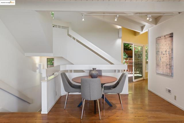 6766 Armour Dr, Oakland CA: https://media.crmls.org/mediaz/d64e5a60-dd0a-4d80-b22b-e5b7ec16aea8.jpg