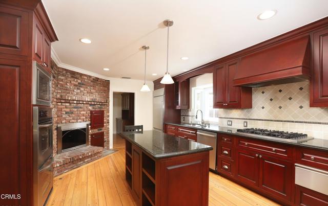 Detail Gallery Image 2 of 22 For 605 Brightside Ln, Pasadena,  CA  - 4 Beds | 2 Baths