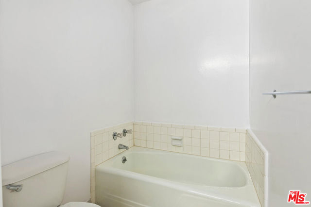 927 N Kings Road, West Hollywood CA: https://media.crmls.org/mediaz/d64ed631-7d81-4b17-bb76-2e4788c20c90.jpg