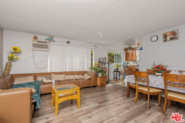 7442 Vineland Avenue, Sun Valley CA: https://media.crmls.org/mediaz/d64f48a7-3bde-488e-b965-3f1a8319cd68.jpg