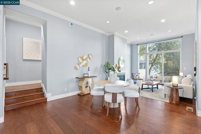 102 Barbara Rd, Orinda CA: https://media.crmls.org/mediaz/d64f4d61-f116-43dc-998f-cc4434e6b093.jpg