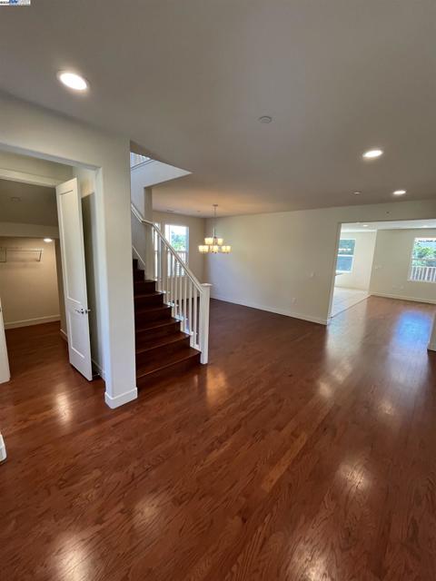 17659 Whisper Ln, Castro Valley CA: https://media.crmls.org/mediaz/d64fbdf7-4ed3-453f-b824-43375e10c3ca.jpg