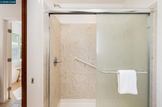 3402 Goyak Dr, Lafayette CA: https://media.crmls.org/mediaz/d65051e2-caf1-4fc6-9543-fdcc9b1adac2.jpg