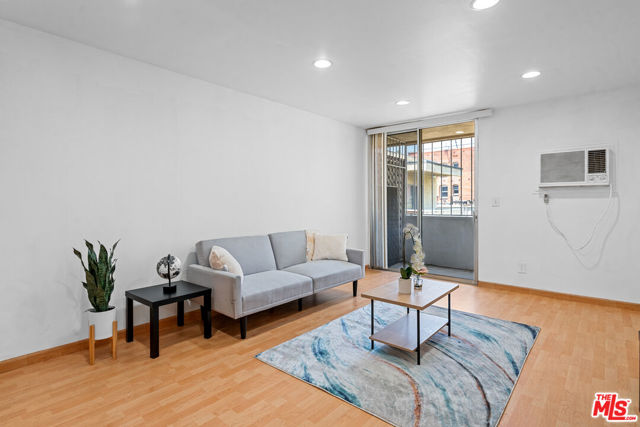 425 S Kenmore Ave #307, Los Angeles, CA 90020