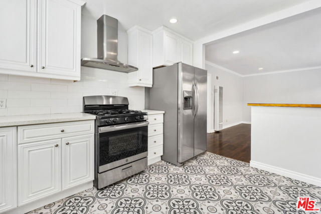 920 Westbourne Drive, West Hollywood CA: https://media.crmls.org/mediaz/d650d8bc-c4e0-4934-95d5-4c039c43df93.jpg