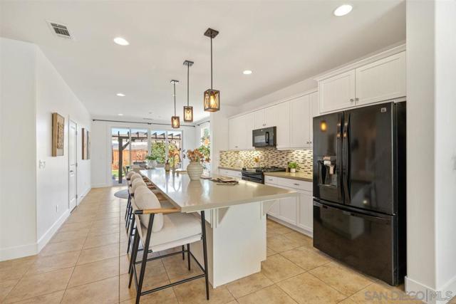 3190 Violet St, San Luis Obispo CA: https://media.crmls.org/mediaz/d650fd26-dcbd-48b0-92d4-2ef32884d17e.jpg
