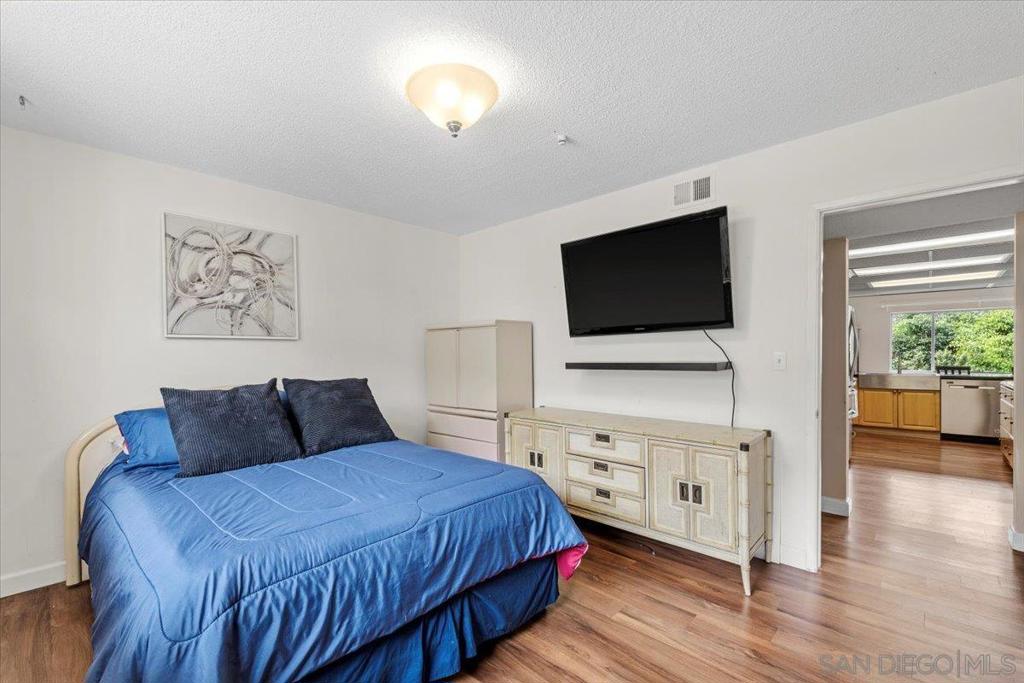 MLS #250041123SD image #22