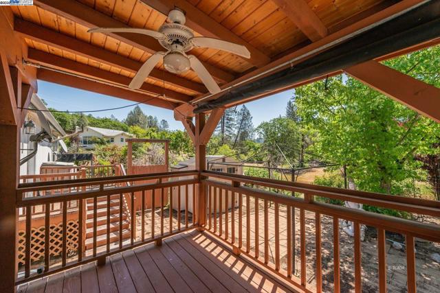 31 Rocky Road, Weaverville CA: https://media.crmls.org/mediaz/d6517b16-62ad-4876-96dc-183281382107.jpg