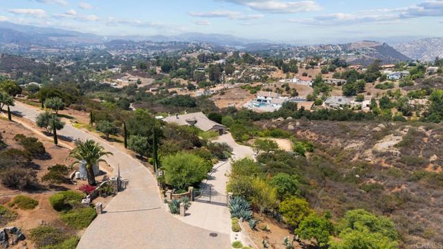 5102 Espinoza Road, El Cajon CA: https://media.crmls.org/mediaz/d651be98-e15a-427d-99f9-5fa8525c5d81.jpg