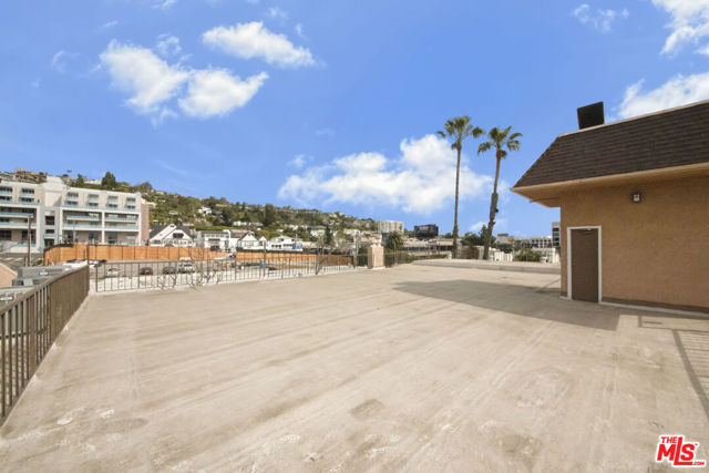 1010 Hammond Street, West Hollywood CA: https://media.crmls.org/mediaz/d651d650-2c06-449b-8546-4cf1c8036aa4.jpg