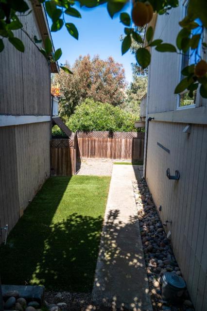 16973 Sara Jane Court, Morgan Hill CA: https://media.crmls.org/mediaz/d651f02f-5723-4e43-a68c-4da6ea13a397.jpg
