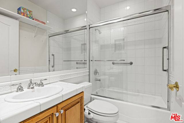 1450 S Beverly Drive, Los Angeles CA: https://media.crmls.org/mediaz/d6524170-63f1-4b32-afa7-546273af0963.jpg