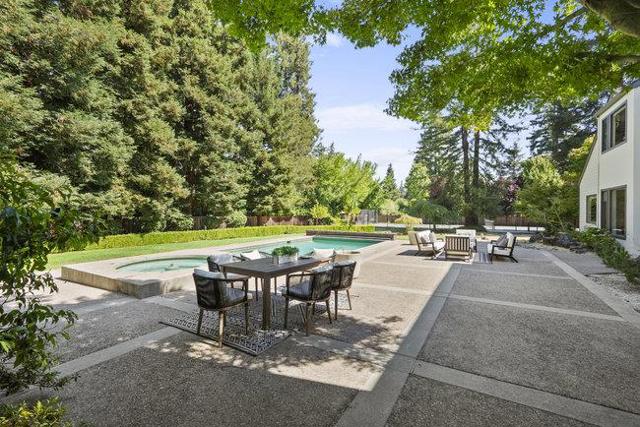 84 Selby, Atherton CA: https://media.crmls.org/mediaz/d65374be-bb64-43ef-ba31-d41a883c2c37.jpg