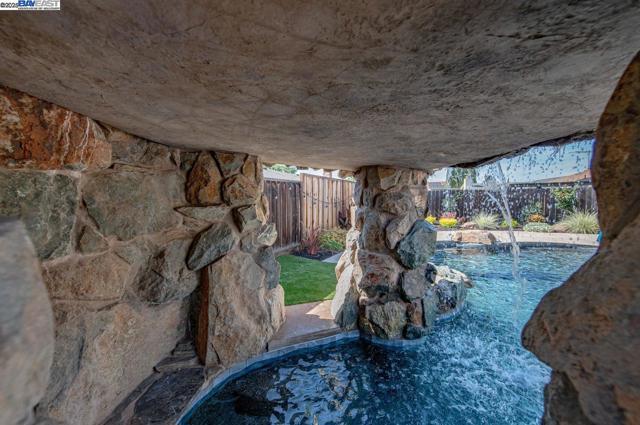 648 Buckeye Dr, Livermore CA: https://media.crmls.org/mediaz/d6537ef0-a675-4235-9514-48953efabed4.jpg