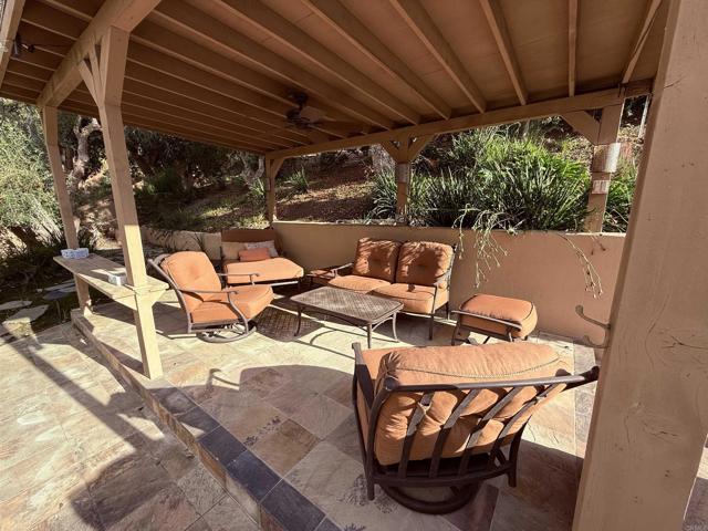 Detail Gallery Image 18 of 37 For 3515 Calle Gavanzo, Carlsbad,  CA 92009 - 4 Beds | 3/1 Baths