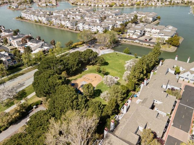 700 Baltic Circle, Redwood City CA: https://media.crmls.org/mediaz/d653d6d4-41b1-45b7-9424-9b68e3d08a7d.jpg