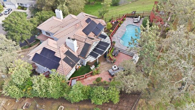 1031 Millbrook Court, Walnut Creek CA: https://media.crmls.org/mediaz/d6543f66-7af8-49f8-9685-31015ada2866.jpg