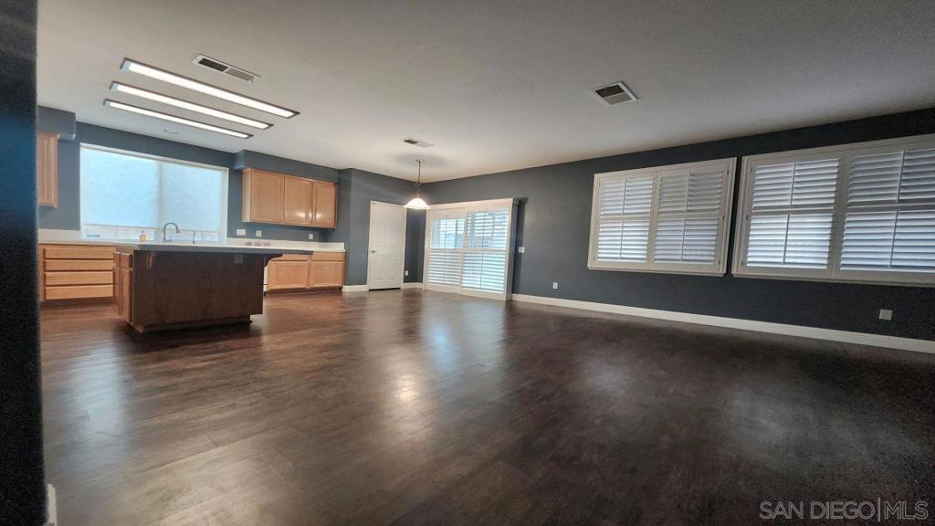 MLS #250045017SD image #25