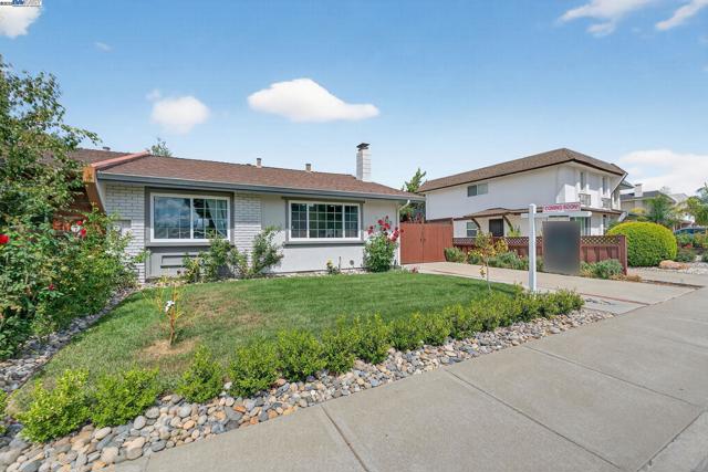 1810 Peary Way, Livermore CA: https://media.crmls.org/mediaz/d6549d85-e82f-4988-8763-1bc8342b5566.jpg