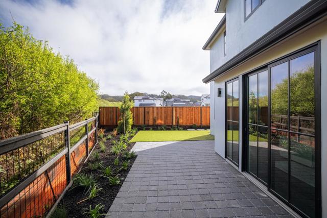 535 Creekside Court, Half Moon Bay CA: https://media.crmls.org/mediaz/d654aecb-4a35-4bd6-a2db-34fa2bfcf539.jpg