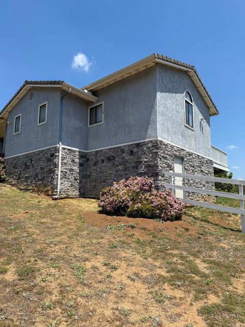 3048 Jason Road, Fallbrook CA: https://media.crmls.org/mediaz/d655c5a6-a894-49d1-8909-c7080304c57c.jpg