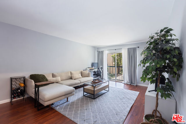 18307 Burbank Boulevard, 120 photo 3