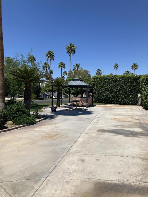 69411 Ramon Road, Cathedral City CA: https://media.crmls.org/mediaz/d65630f9-7818-4574-b6b3-2629c12495e0.jpg