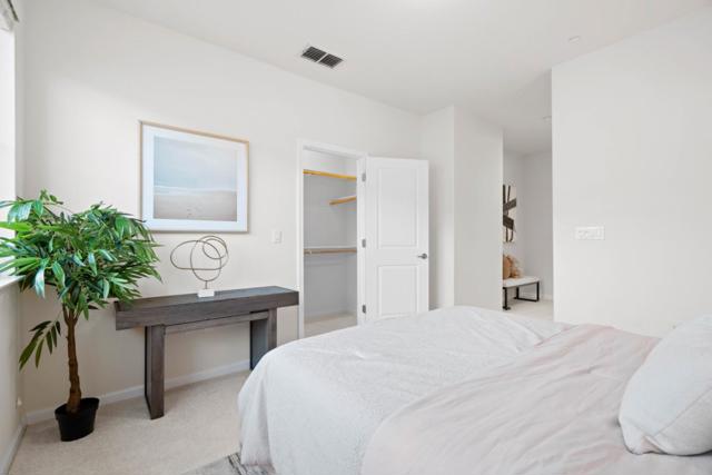 862 White Moonstone Loop, San Jose CA: https://media.crmls.org/mediaz/d656efa2-0ff7-4a4f-a163-2942ab5d6ccb.jpg