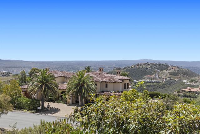 Detail Gallery Image 15 of 28 For 8039 El Cielo, Rancho Santa Fe,  CA 92067 - 5 Beds | 6/1 Baths