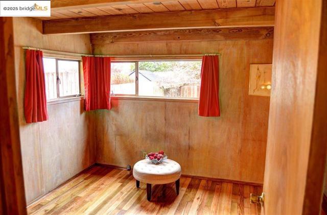 986 Kains Ave, Albany CA: https://media.crmls.org/mediaz/d6599607-5dcb-4e72-8b6c-5a3ce75ea8a0.jpg