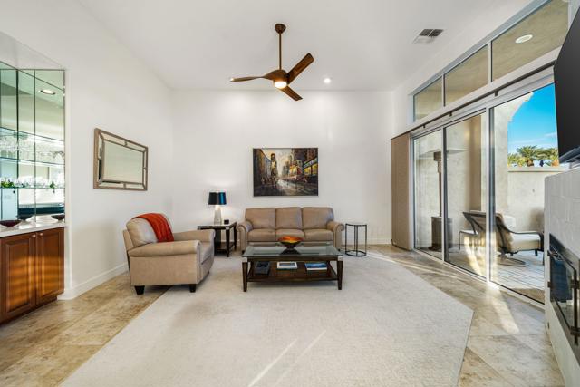 416 Desert Holly Drive, Palm Desert CA: https://media.crmls.org/mediaz/d6599bfd-b884-498f-84e9-f96c8fd26314.jpg