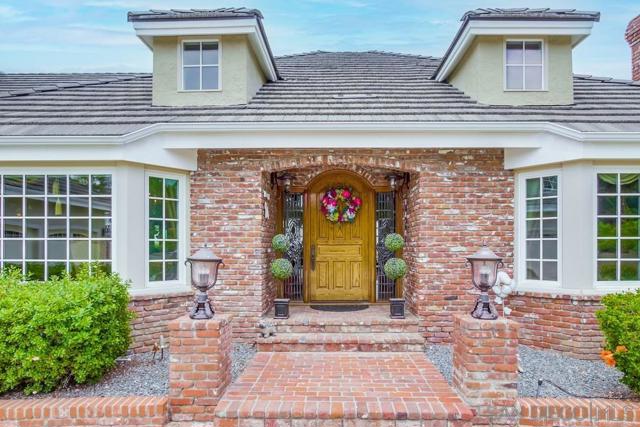 17502 Corte Lomas Verdes, Poway CA: https://media.crmls.org/mediaz/d659f0d7-0a53-4860-bab5-36bb51029c35.jpg