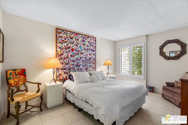 1050 E Ramon Road #15, Palm Springs, CA 92264