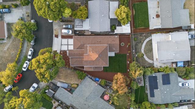 262 Twinlake Drive, Sunnyvale CA: https://media.crmls.org/mediaz/d65a5f5c-08b6-4616-95af-71b48422a621.jpg