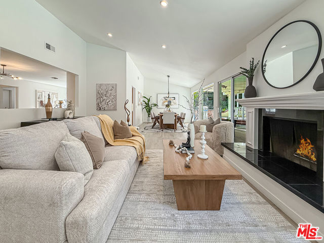 6129 Rod Avenue photo 4