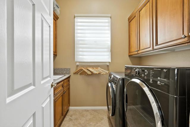 37552 Mojave Sage Street, Palm Desert CA: https://media.crmls.org/mediaz/d65abc08-2fec-4be8-ba75-2c83fad42821.jpg