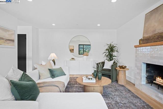 833 Polk St, Albany CA: https://media.crmls.org/mediaz/d65b771e-2453-43b8-92c9-075318f6db3d.jpg