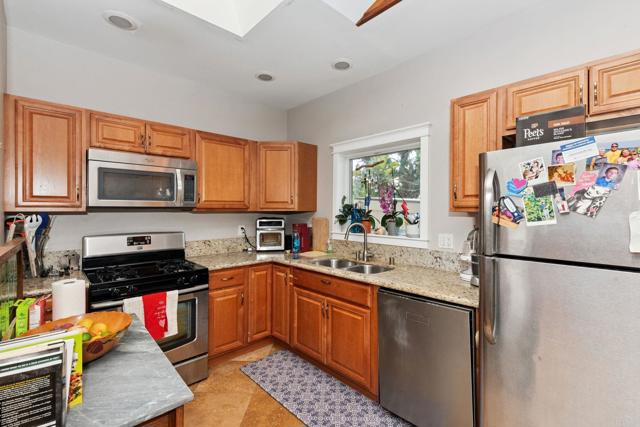 139 Parnassus Circle, Oceanside CA: https://media.crmls.org/mediaz/d65b8118-cdbf-4776-a4e5-bbd0faad70e5.jpg