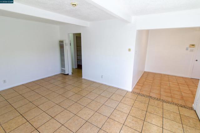 2929 Alta Mira Dr, Richmond CA: https://media.crmls.org/mediaz/d65bc127-54fa-4531-b9f1-e4d431cb54ae.jpg