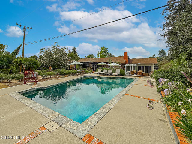 1888 El Monte Drive, Thousand Oaks CA: https://media.crmls.org/mediaz/d65c6cc6-19ae-419f-ab51-0090004ace0e.jpg