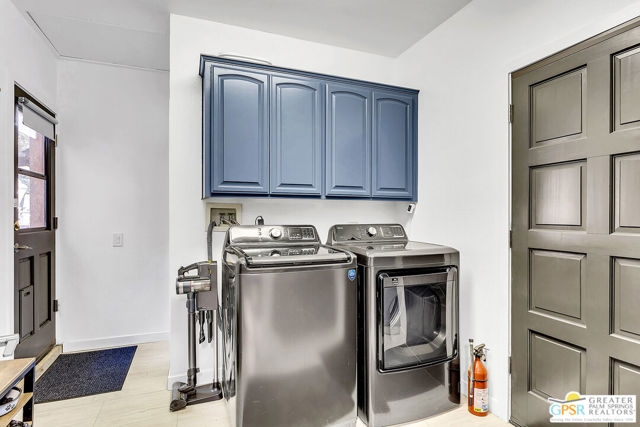 25181 Gail Drive, Idyllwild CA: https://media.crmls.org/mediaz/d65cc213-d11e-434e-a54b-8848c3e9016b.jpg