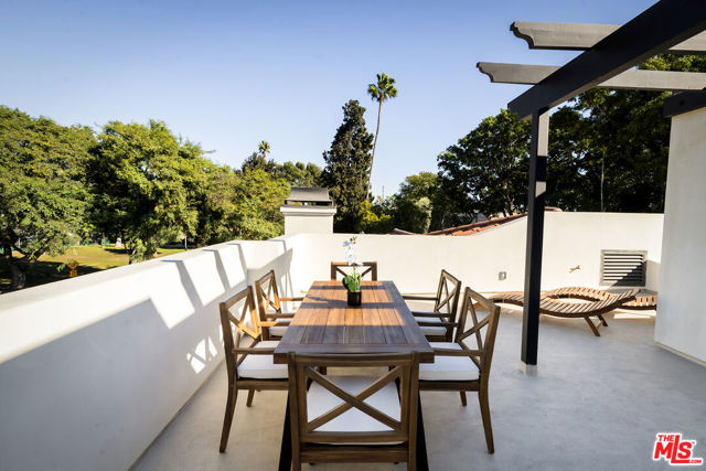 1203 N Vista Street, West Hollywood CA: https://media.crmls.org/mediaz/d65cf755-f00b-4b32-aeaf-b6ebdb1dcbb3.jpg