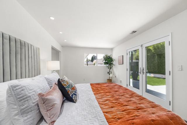 518 King Street, Santa Cruz CA: https://media.crmls.org/mediaz/d65cfae7-7ad0-4edc-82e4-d35f69b94f9c.jpg