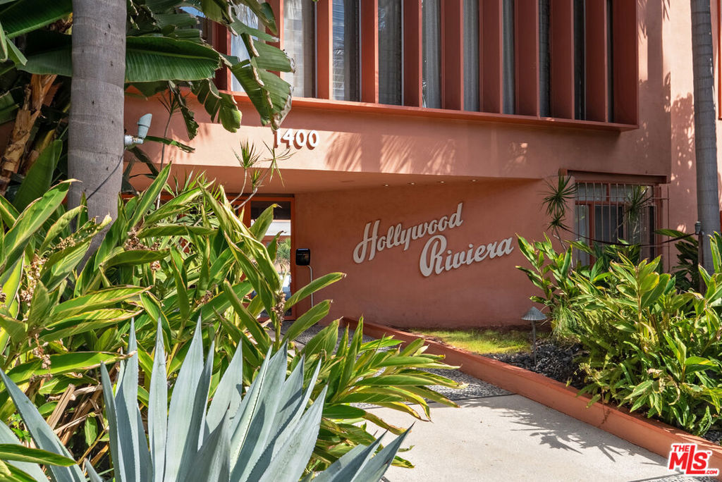 1400 N Hayworth Avenue #32