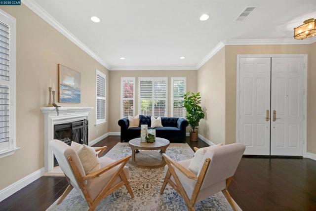 139 Shelterwood Ln, Danville CA: https://media.crmls.org/mediaz/d65f7ede-3aca-4c2a-8766-f31e3fa2e4bc.jpg