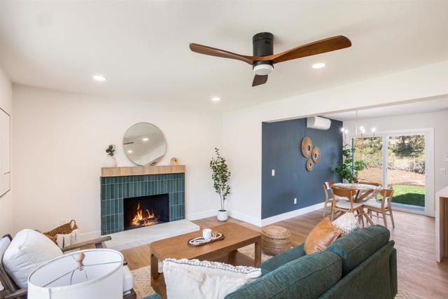 Detail Gallery Image 7 of 34 For 3810 Sierra Morena Ave, Carlsbad,  CA 92010 - 3 Beds | 3/1 Baths