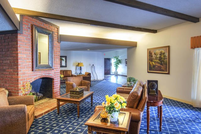 160 Hilligoss Drive, Cathedral City CA: https://media.crmls.org/mediaz/d66001af-dcea-4bd6-b798-4a39ff25ae29.jpg