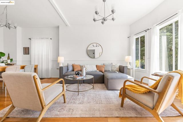 2005 36th Avenue, Oakland CA: https://media.crmls.org/mediaz/d6601087-10a0-4d06-b415-d828c55e9b3e.jpg